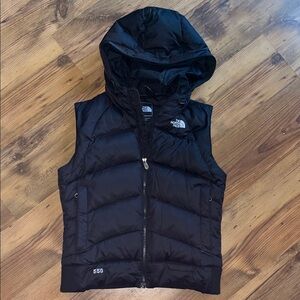 The North Face 500 Down Black Hooded Vest M